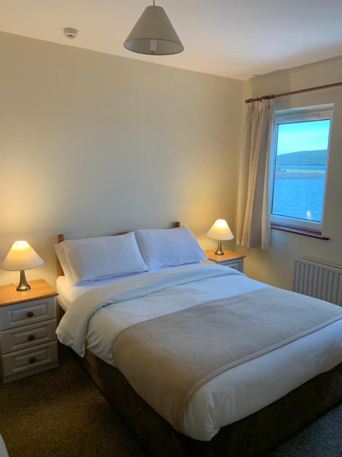Dingle Harbour Nights Hotel Bagian luar foto