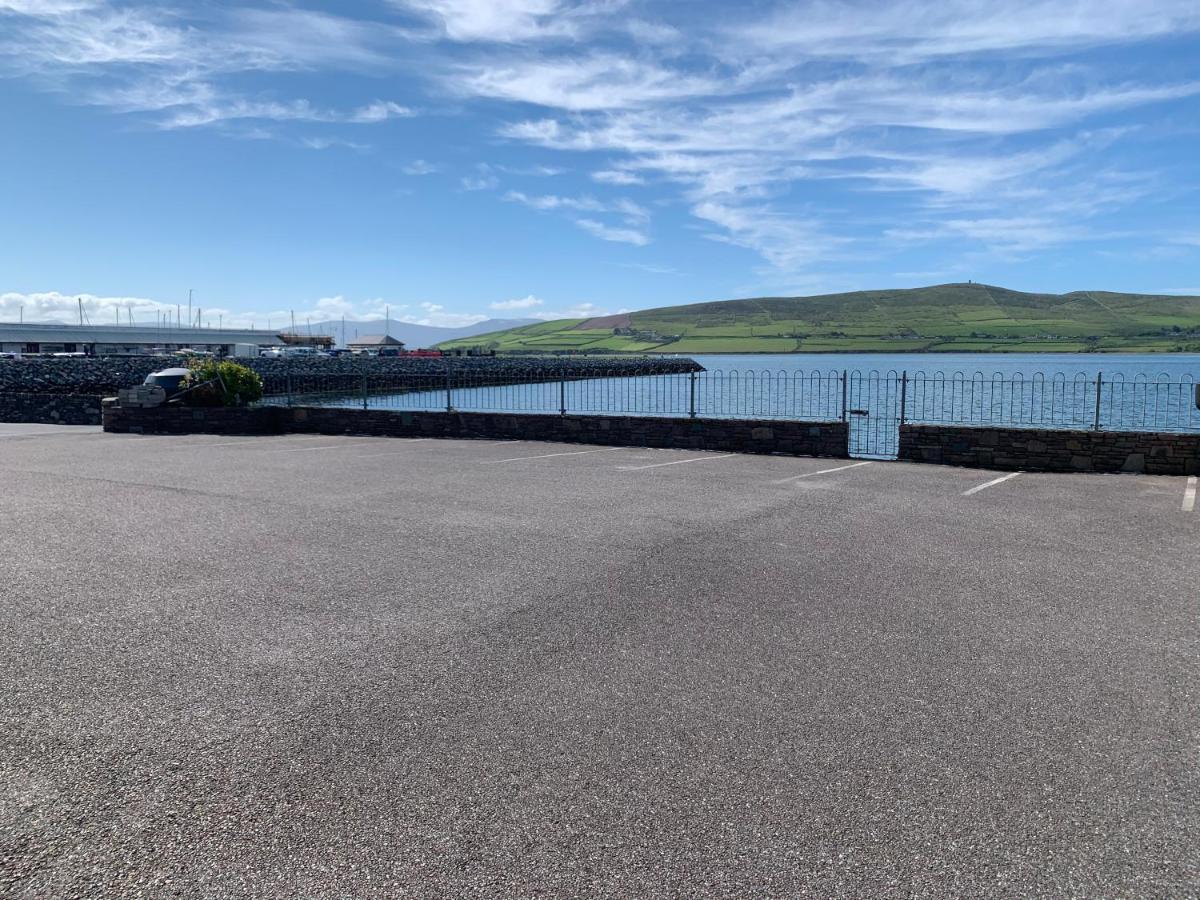 Dingle Harbour Nights Hotel Bagian luar foto