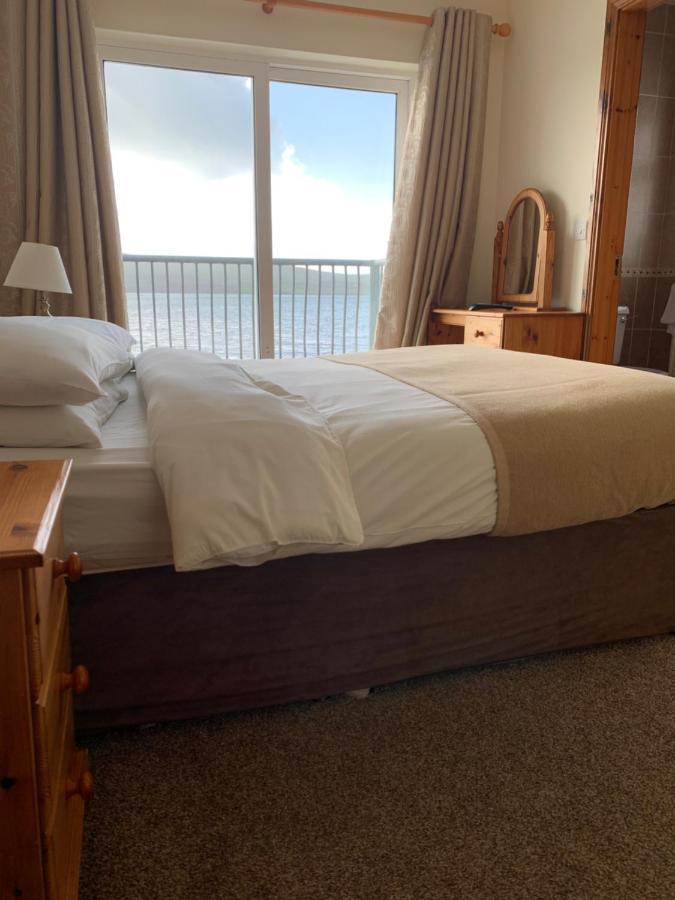 Dingle Harbour Nights Hotel Bagian luar foto