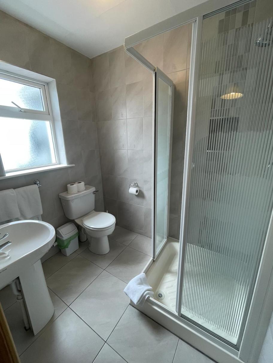 Dingle Harbour Nights Hotel Bagian luar foto