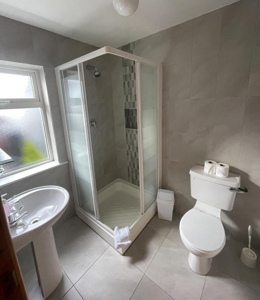 Dingle Harbour Nights Hotel Bagian luar foto